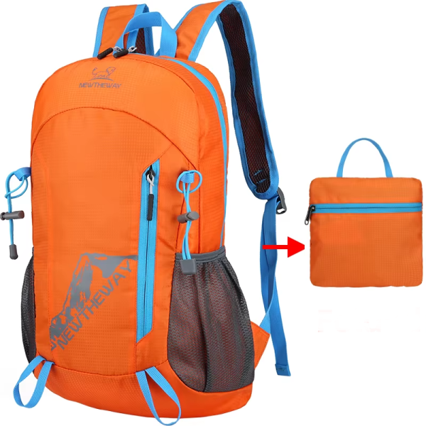 sac de randonnée enfant pliable dans un petit sac orange